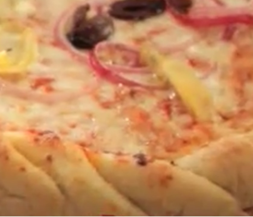 preview of video demo showing how to make a fluted pizza crust