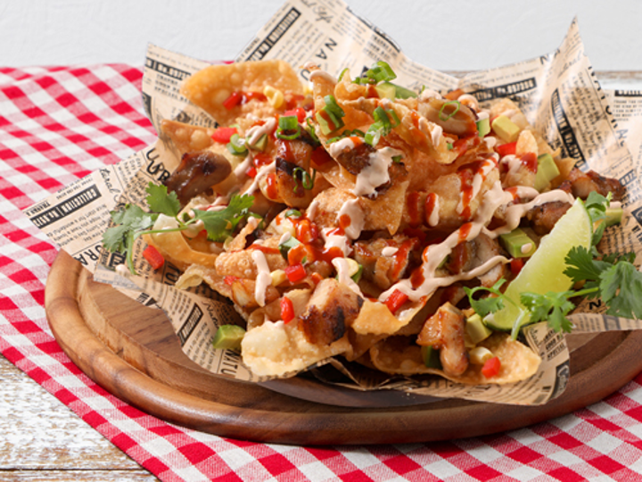 Asian-Style Chicken Nachos with Lemon Gochujang Sauce